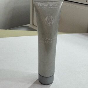 10/$60💞Dermalactives Purifying Gentle Facial Scrub